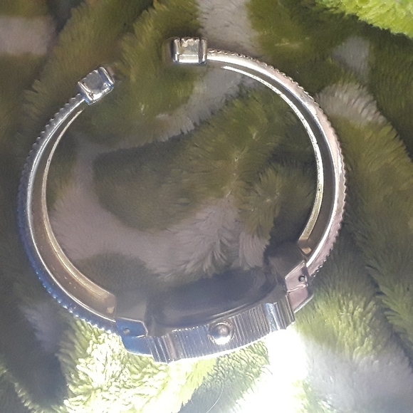 Geneva Elite bracelet Watch w/ cz - Picture 8 of 12